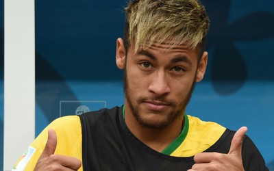 球探体育热评-C罗点球助球队逆转取胜并夺冠庆祝