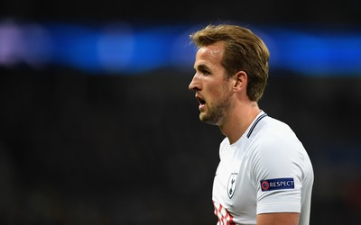 球探体育动态-于帕梅卡诺被换下时全场欢呼